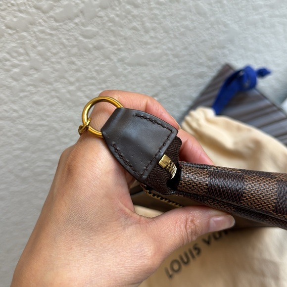 Louis Vuitton Mini Pochette Accessories Damier Ebene - Picture 4 of 7